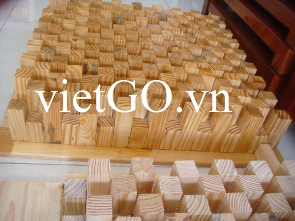 Nhà nhập khẩu Hong Kong cần mua gỗ thông tròn