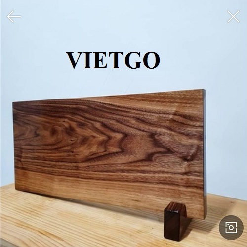 VIETGO would like to send you information about a wooden chopping board order from a potential customer, Mr. Henry.