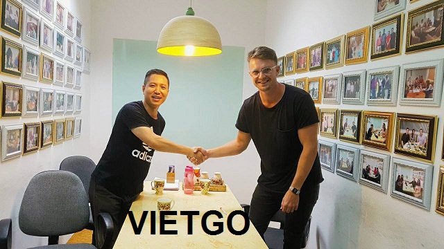 Lời cảm ơn chân thành dành tặng VIETGO đến từ vị khách may mặc người Anh.
