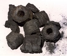 Công ty ở Ý cần nhập khẩu than gỗ