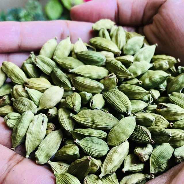 I AM LOOKING FOR GREEN CARDAMOM