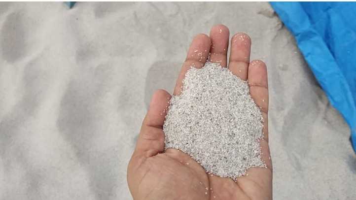 I want to buy silica sand