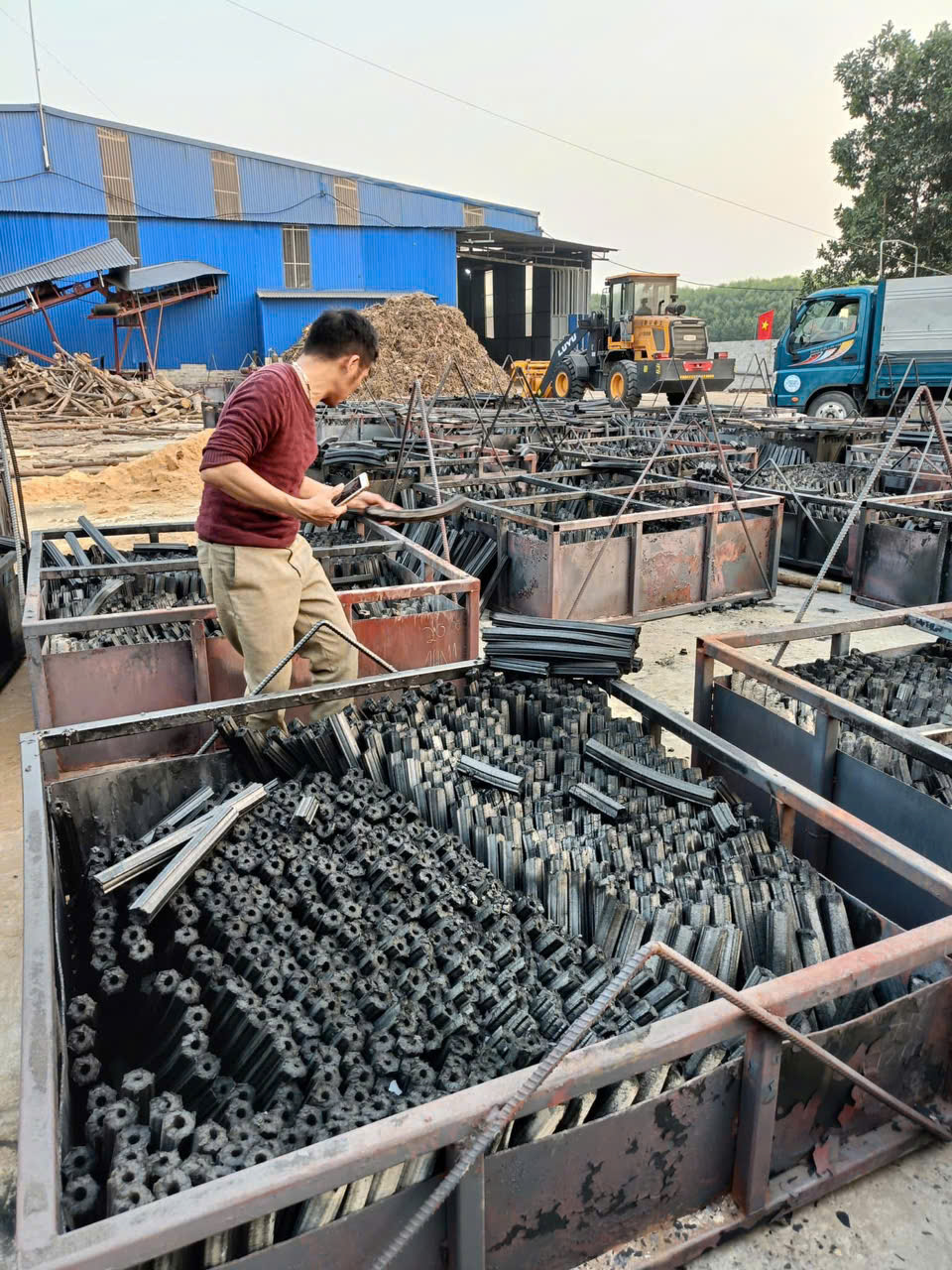 Cần tìm đơn vị vận tải vận chuyển than mùn cưa đến Bahrain