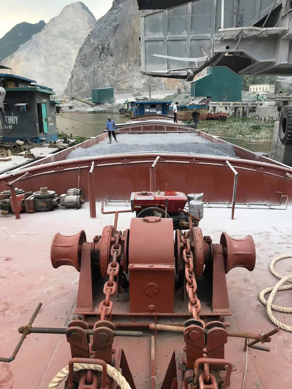 Cần đơn vị vận chuyển tàu rời 