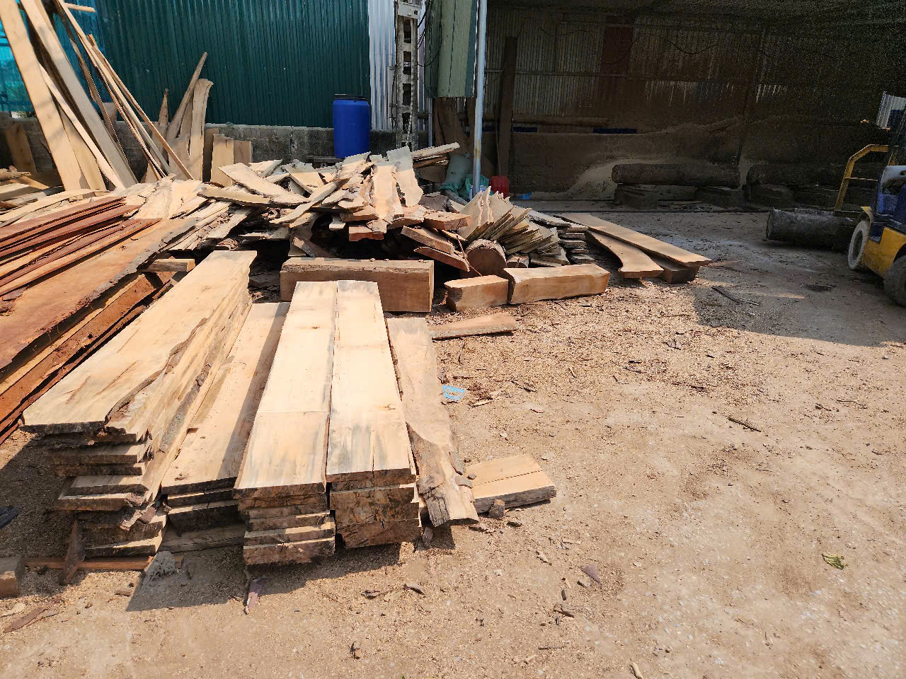 Cần tìm FWD báo giá cước vận tải hàng gỗ xẻ đi Ấn Độ