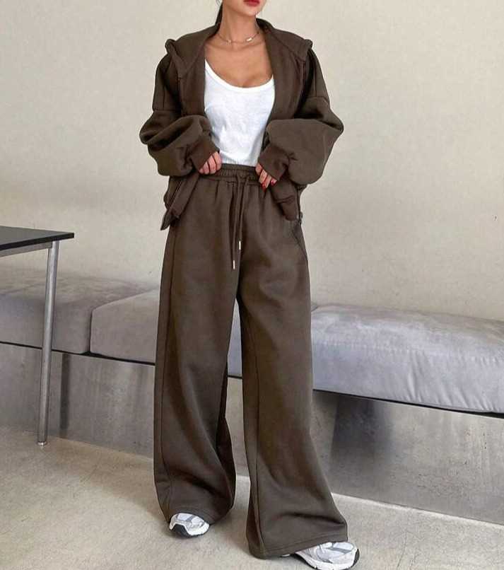 I want to buy women’s sportswear sets