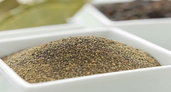 Black pepper powder