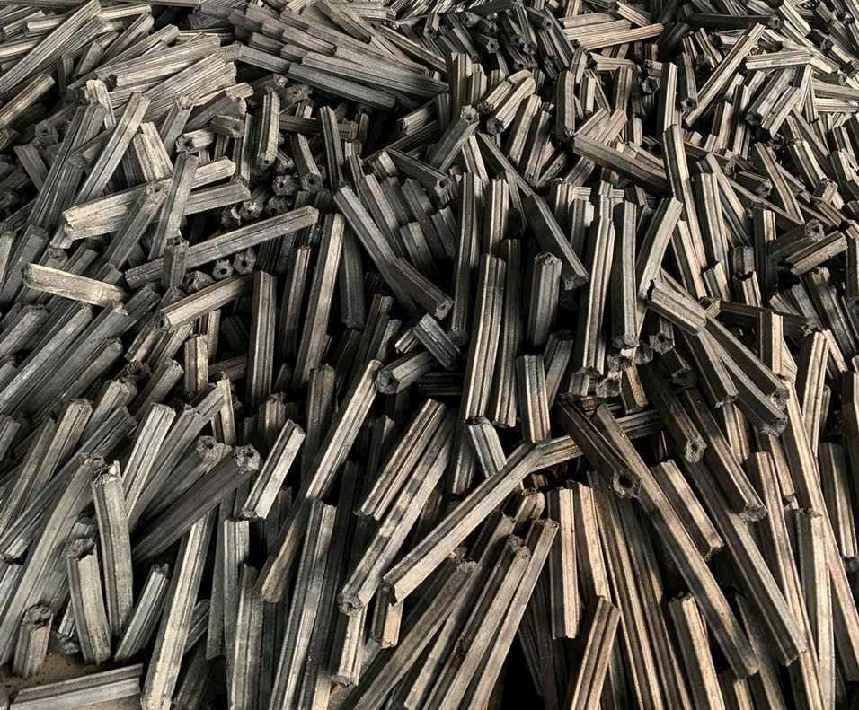 (Gấp) Cần tìm đơn vị vận tải sản phẩm Than mùn cưa sang Peru