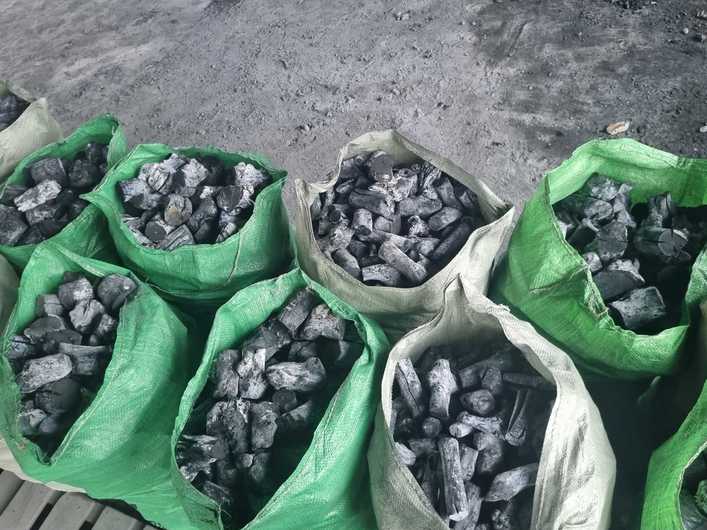 Cần tìm đơn vị vận tải vận chuyển mặt hàng than trắng đi Oman