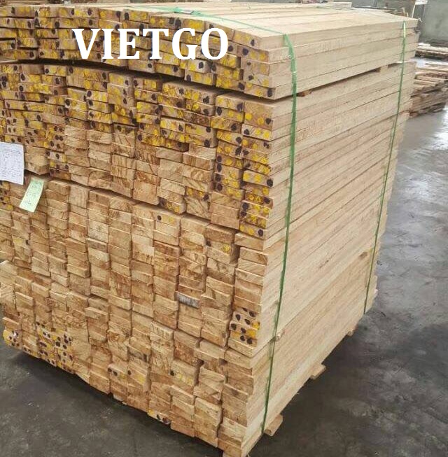 Công ty sản xuất nội thất ở Trung Quốc có nhu cầu mua 10 container 40ft gỗ cao su xẻ