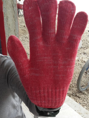 Đối tác Ecuador cần tìm nhà máy sản xuất găng tay len