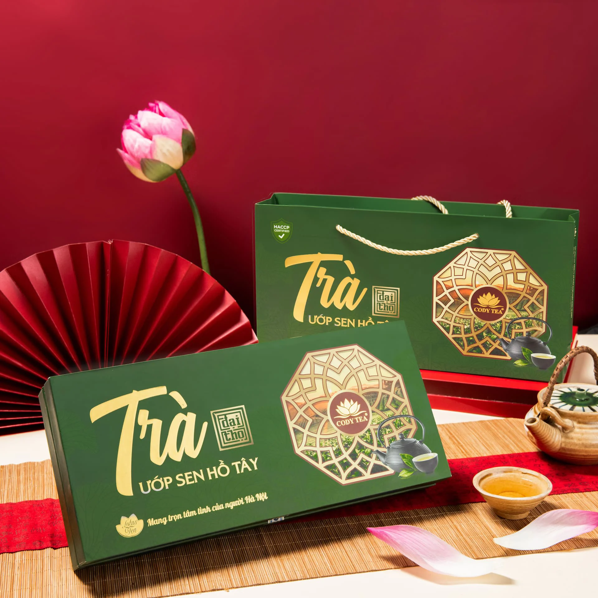 Trải nghiệm Trà ướp sen Hồ Tây - Tinh hoa Trà Việt tại Văn Miếu Quốc Tử Giám